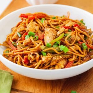 Egg Chicken Chowmin (Hakka Half)